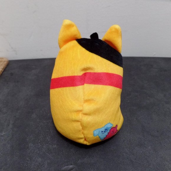 DOGS VS SQUIRLS 4" ZOEY, ARTISTIC AND VERY CHATTY #012 - Picture 3 of 7